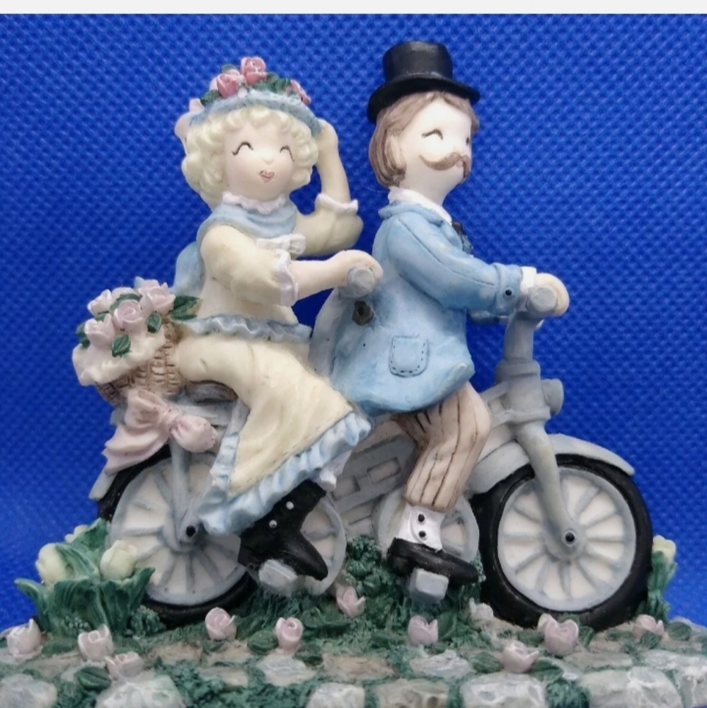 Ivy & Innocence “Violet & Ed Peters” REG. A 7807 (